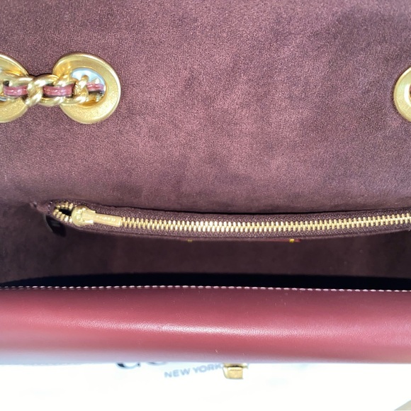 ✨Coach Madison Shoulder Bag ✨ - Picture 8 of 16